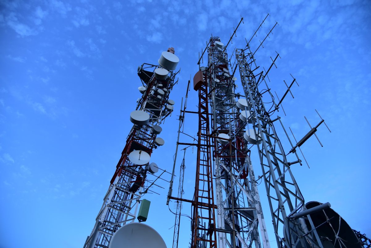 antenna-cell-tower-cellphone-masts-270286.jpg
